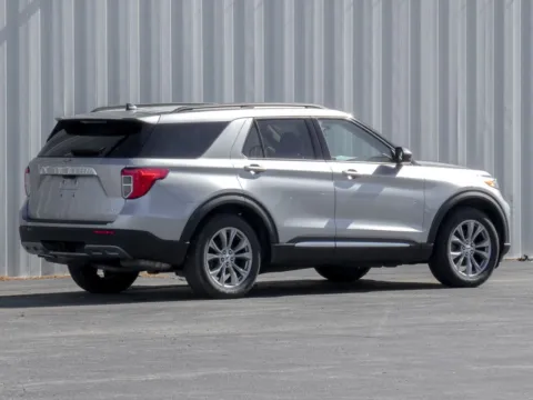 Another view of 2023 Ford Explorer XLT for sale in Trenton, MO at Pettijohn Ford of Trenton