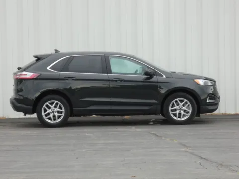 Photos of 2023 Ford Edge SEL for sale in Trenton, MO at Pettijohn Ford of Trenton