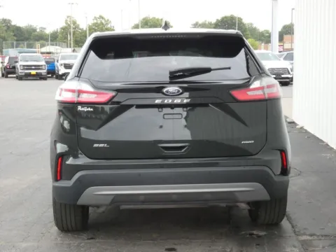 More photos of 2023 Ford Edge SEL at Pettijohn Ford of Trenton, MO