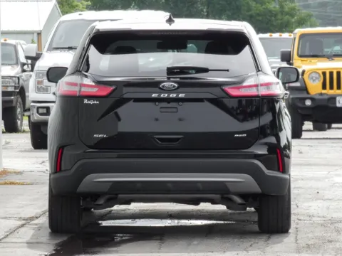 More photos of 2024 Ford Edge SEL at Pettijohn Ford of Trenton, MO