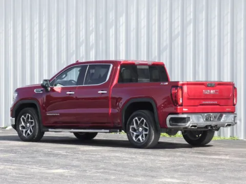 More photos of 2022 GMC Sierra 1500 SLT at Pettijohn Ford of Trenton, MO