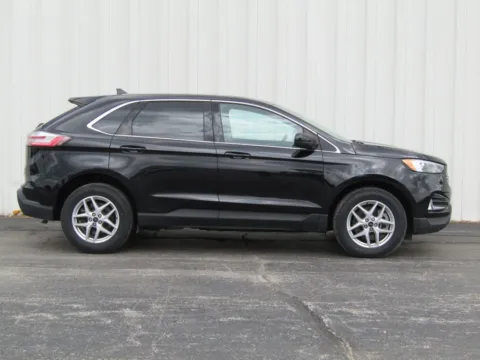 Photos of 2024 Ford Edge SEL for sale in Trenton, MO at Pettijohn Ford of Trenton