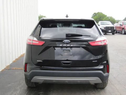 More photos of 2024 Ford Edge SEL at Pettijohn Ford of Trenton, MO
