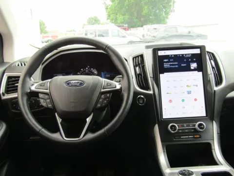 More photos of 2024 Ford Edge SEL at Pettijohn Ford of Trenton, MO