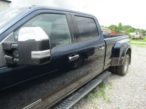 Photos of 2020 Ford F-350SD Lariat for sale in Trenton, MO at Pettijohn Ford of Trenton
