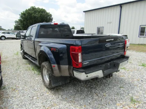 Another view of 2020 Ford F-350SD Lariat for sale in Trenton, MO at Pettijohn Ford of Trenton