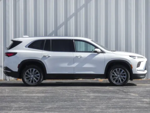 Photos of 2025 Buick Enclave Preferred for sale in Trenton, MO at Pettijohn Ford of Trenton