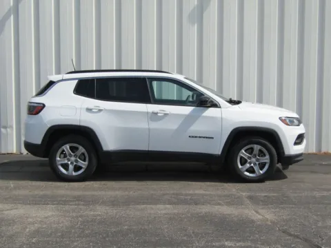 Photos of 2024 Jeep Compass Latitude for sale in Trenton, MO at Pettijohn Ford of Trenton