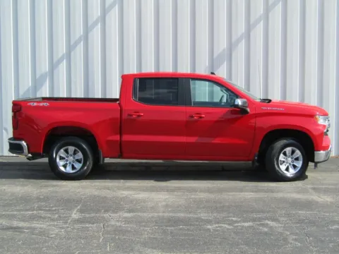Photos of 2026 Chevrolet Silverado 1500 LT for sale in Trenton, MO at Pettijohn Ford of Trenton