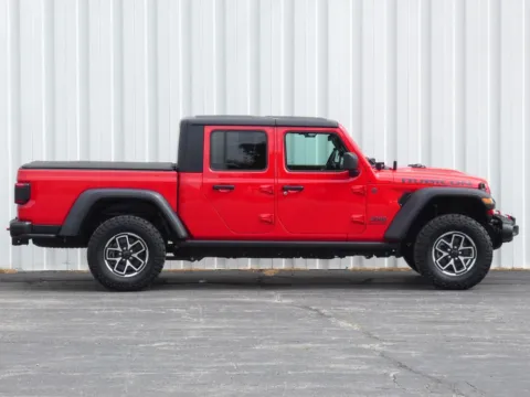 Photos of 2025 Jeep Gladiator Rubicon for sale in Trenton, MO at Pettijohn Ford of Trenton