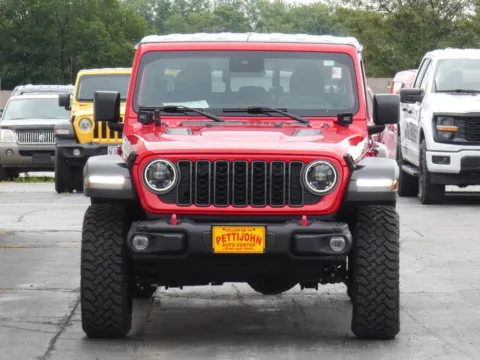 More photos of 2025 Jeep Gladiator Rubicon at Pettijohn Ford of Trenton, MO
