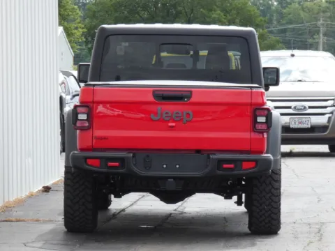 More photos of 2025 Jeep Gladiator Rubicon at Pettijohn Ford of Trenton, MO