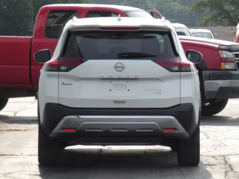 More photos of 2023 Nissan Rogue Platinum at Pettijohn Ford of Trenton, MO