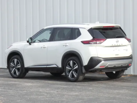 More photos of 2023 Nissan Rogue Platinum at Pettijohn Ford of Trenton, MO