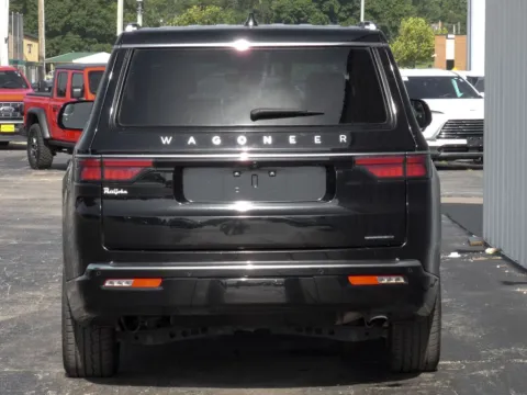 More photos of 2024 Jeep Wagoneer Series II at Pettijohn Ford of Trenton, MO