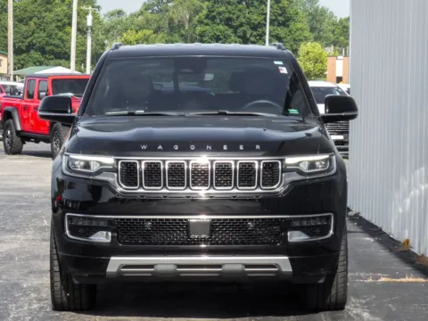 More photos of 2024 Jeep Wagoneer Series II at Pettijohn Ford of Trenton, MO