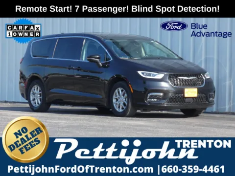 Black 2023 Chrysler Pacifica Touring L for sale in Trenton, MO