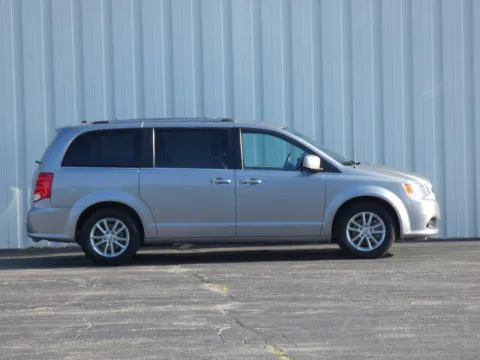Photos of 2019 Dodge Grand Caravan SXT for sale in Trenton, MO at Pettijohn Ford of Trenton