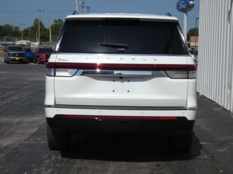 More photos of 2024 Lincoln Navigator Reserve at Pettijohn Ford of Trenton, MO