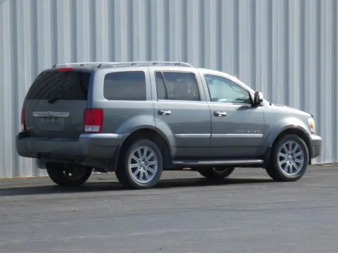 Another view of 2008 Chrysler Aspen Limited for sale in Trenton, MO at Pettijohn Ford of Trenton