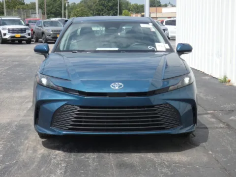 More photos of 2025 Toyota Camry LE at Pettijohn Ford of Trenton, MO