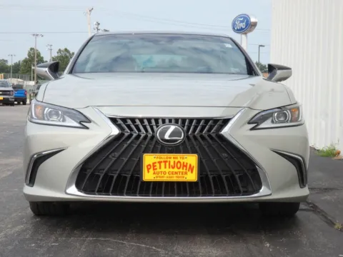 More photos of 2025 Lexus ES 350 Luxury at Pettijohn Ford of Trenton, MO