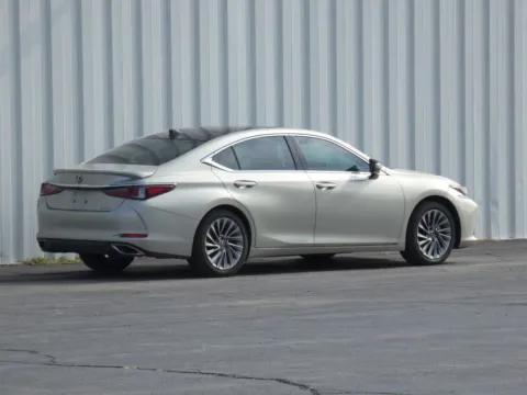 Another view of 2025 Lexus ES 350 Luxury for sale in Trenton, MO at Pettijohn Ford of Trenton