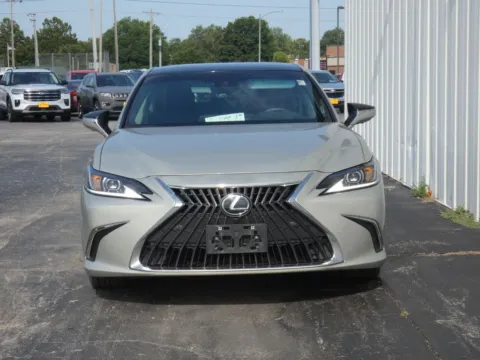 More photos of 2025 Lexus ES 350 Luxury at Pettijohn Ford of Trenton, MO