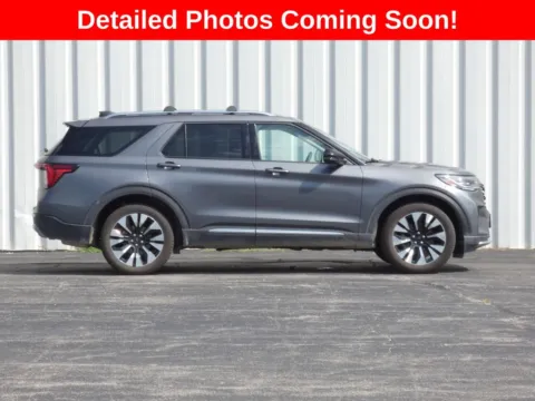 Photos of 2026 Ford Explorer Platinum for sale in Trenton, MO at Pettijohn Ford of Trenton