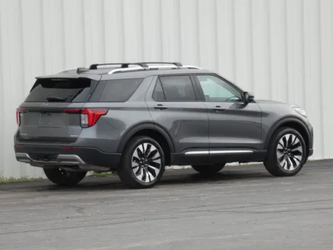 Another view of 2026 Ford Explorer Platinum for sale in Trenton, MO at Pettijohn Ford of Trenton