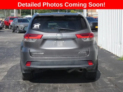 More photos of 2019 Toyota Highlander XLE at Pettijohn Ford of Trenton, MO