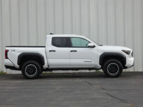 Photos of 2025 Toyota Tacoma TRD Off-Road for sale in Trenton, MO at Pettijohn Ford of Trenton