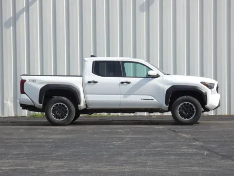 Photos of 2025 Toyota Tacoma TRD Off-Road for sale in Trenton, MO at Pettijohn Ford of Trenton