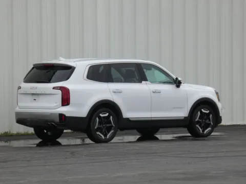 Another view of 2025 Kia Telluride S for sale in Trenton, MO at Pettijohn Ford of Trenton