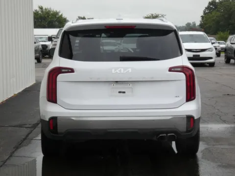 More photos of 2025 Kia Telluride S at Pettijohn Ford of Trenton, MO