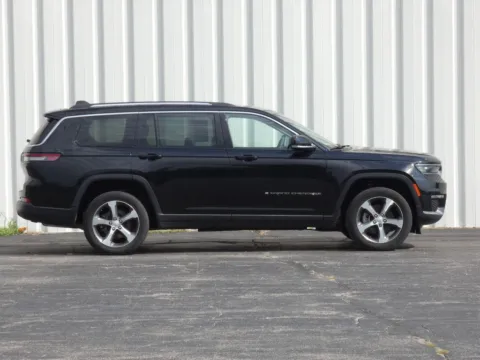 Photos of 2023 Jeep Grand Cherokee L Limited for sale in Trenton, MO at Pettijohn Ford of Trenton