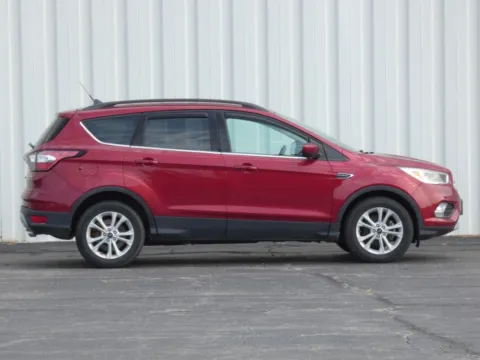 Photos of 2018 Ford Escape SE for sale in Trenton, MO at Pettijohn Ford of Trenton