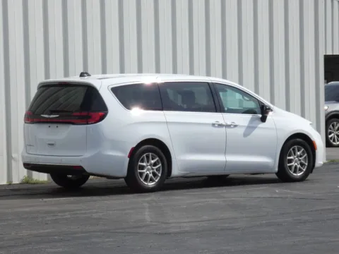 Another view of 2024 Chrysler Pacifica Touring L for sale in Trenton, MO at Pettijohn Ford of Trenton