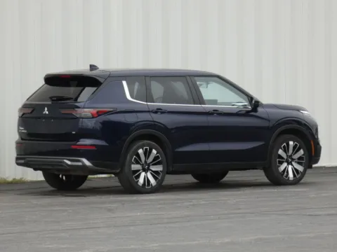 Another view of 2025 Mitsubishi Outlander for sale in Trenton, MO at Pettijohn Ford of Trenton