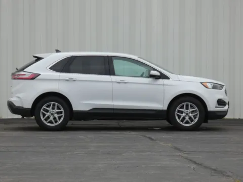 Photos of 2024 Ford Edge SEL for sale in Trenton, MO at Pettijohn Ford of Trenton