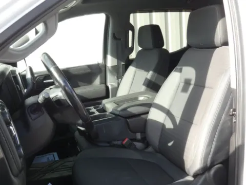 More photos of 2019 Chevrolet Silverado 1500 RST at Pettijohn Ford of Trenton, MO