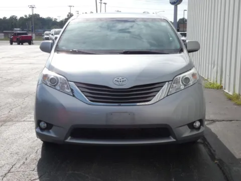 More photos of 2014 Toyota Sienna XLE at Pettijohn Ford of Trenton, MO