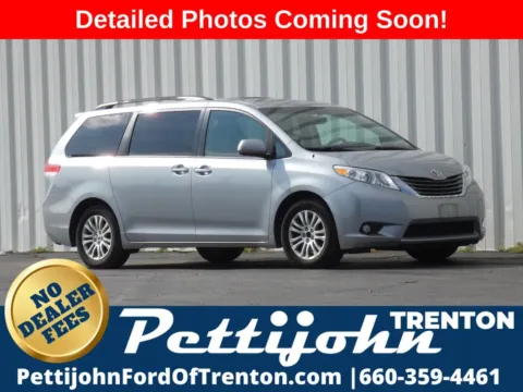 Silver 2014 Toyota Sienna XLE for sale in Trenton, MO