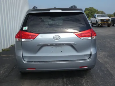 More photos of 2014 Toyota Sienna XLE at Pettijohn Ford of Trenton, MO