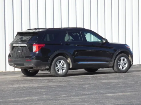 Another view of 2023 Ford Explorer XLT for sale in Trenton, MO at Pettijohn Ford of Trenton
