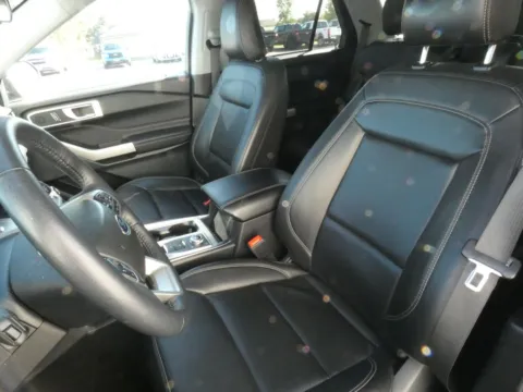 More photos of 2023 Ford Explorer XLT at Pettijohn Ford of Trenton, MO