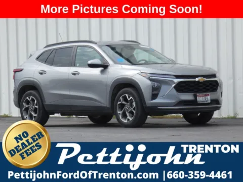 Gray 2025 Chevrolet Trax LT for sale in Trenton, MO