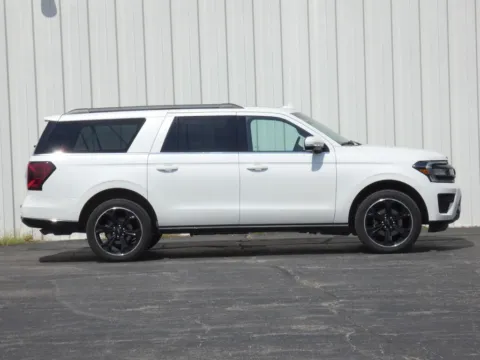 Photos of 2023 Ford Expedition Max Limited for sale in Trenton, MO at Pettijohn Ford of Trenton
