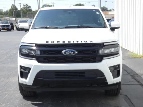 More photos of 2023 Ford Expedition Max Limited at Pettijohn Ford of Trenton, MO