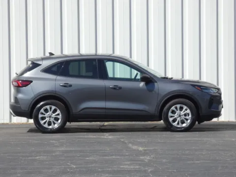 Photos of 2025 Ford Escape Active for sale in Trenton, MO at Pettijohn Ford of Trenton